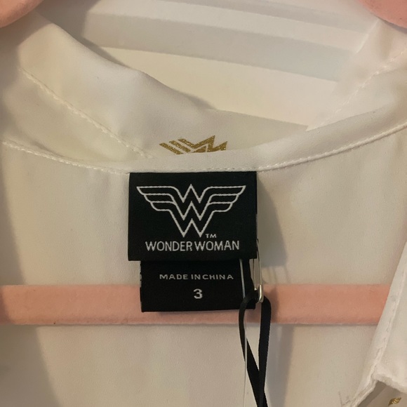 SOLD Torrid Madison Gold Wonder Woman Logo Button Blouse Plus Size 3x (22-24) - Picture 6 of 11